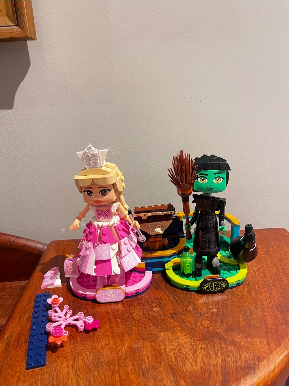 LEGO Wicked Elphaba and Glinda Witch Figures Playset 75682 incomplete